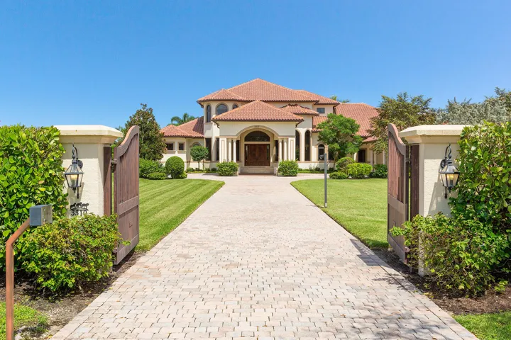 01_FrontExterior_GateOpen