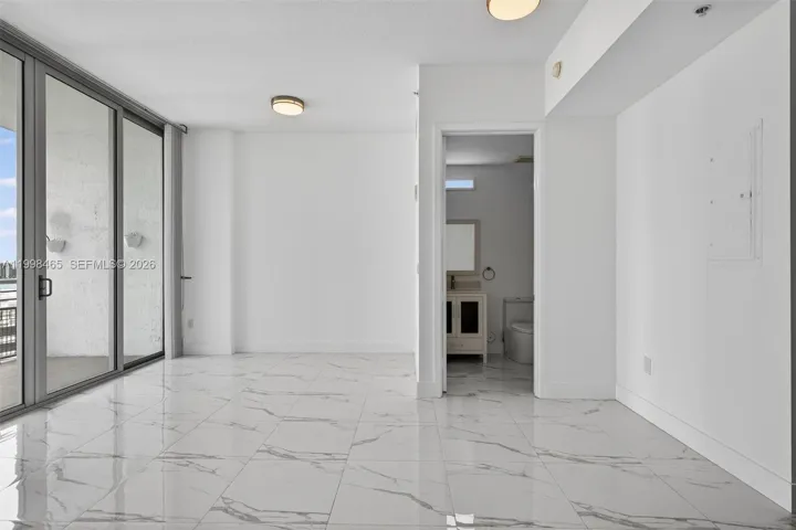Living/dinning area