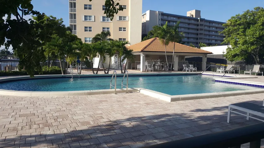 10. Coronado - West Swimming Pool (1)
