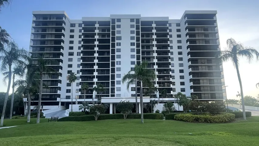 2. Coronado - Building (2)