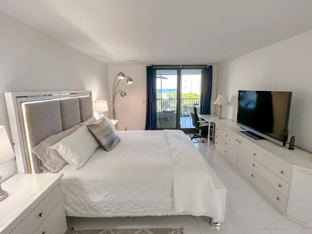 11. Apartment - Master Bedroom (2)