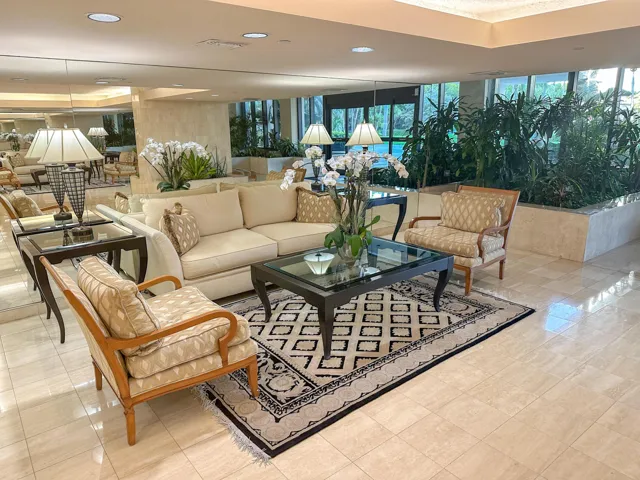 6. Coronado - Lobby (6)