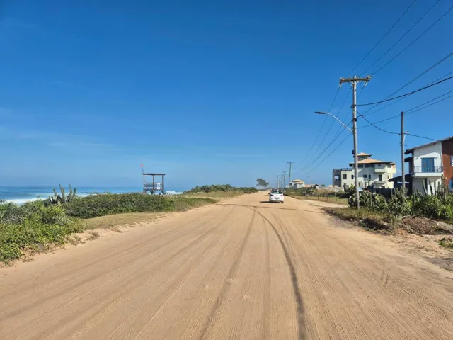 Driving along Atlantic Avenue