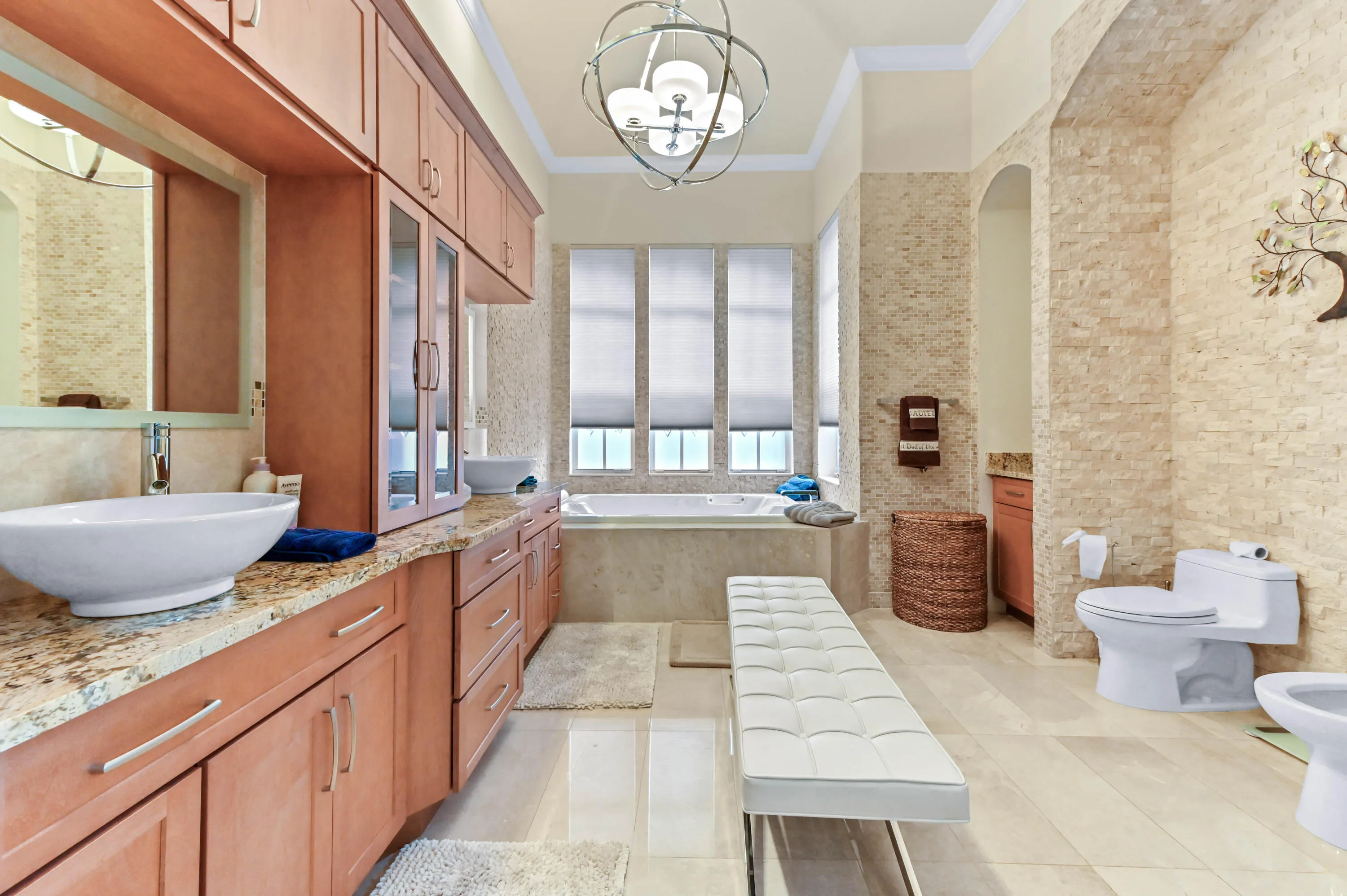 48 Bathroom 01