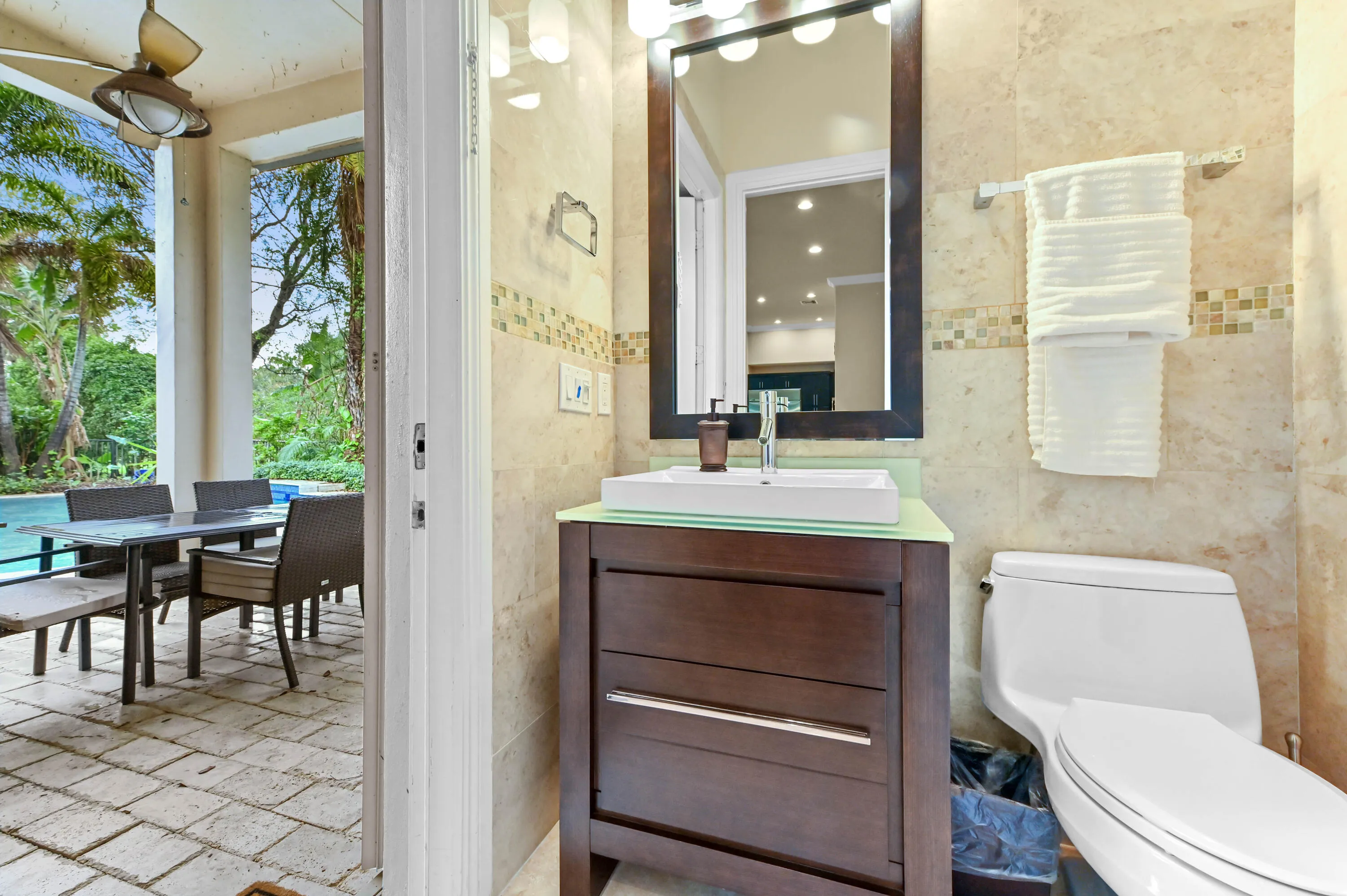 22 Bathroom 01