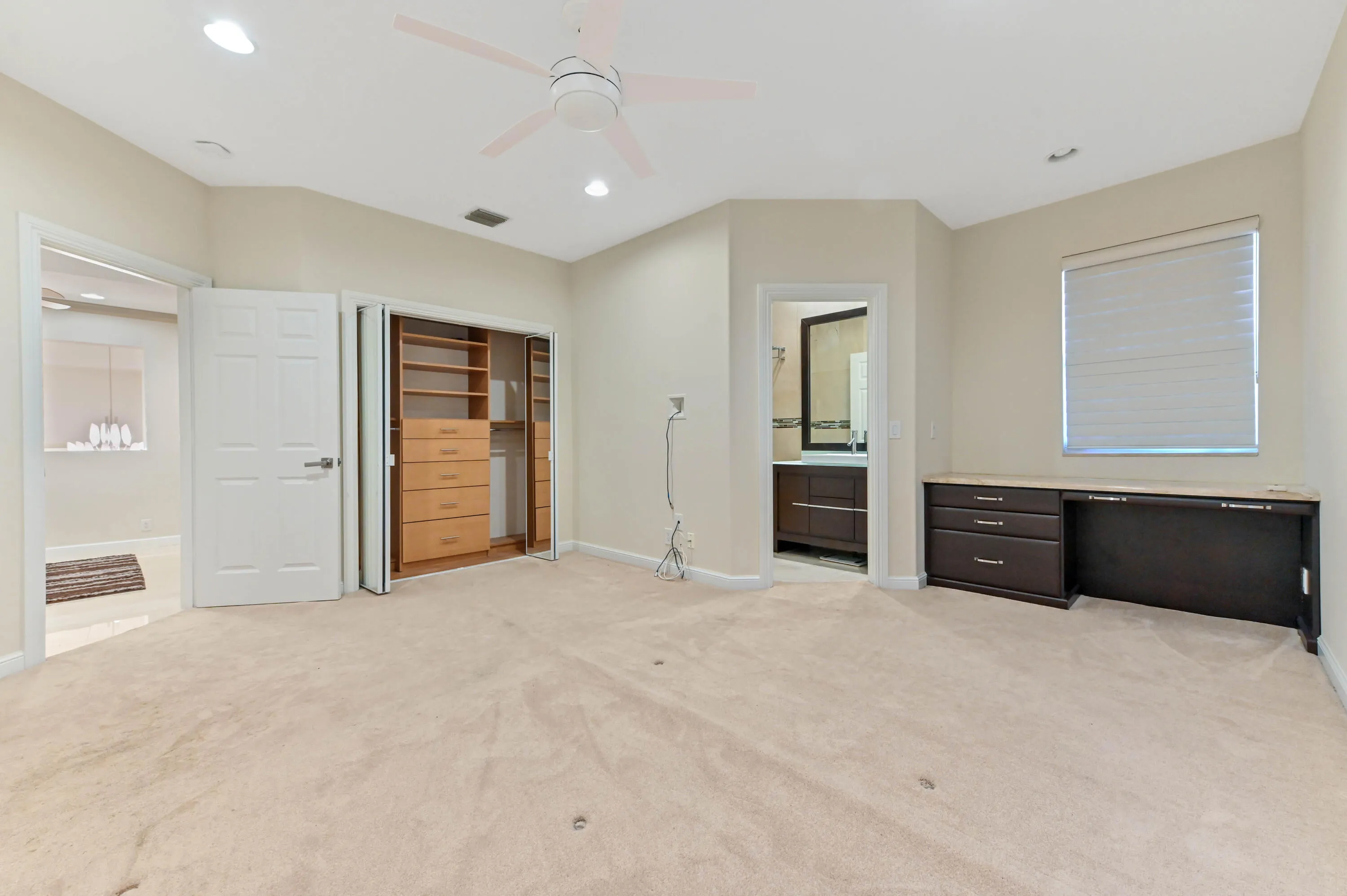 33 Bedroom 02