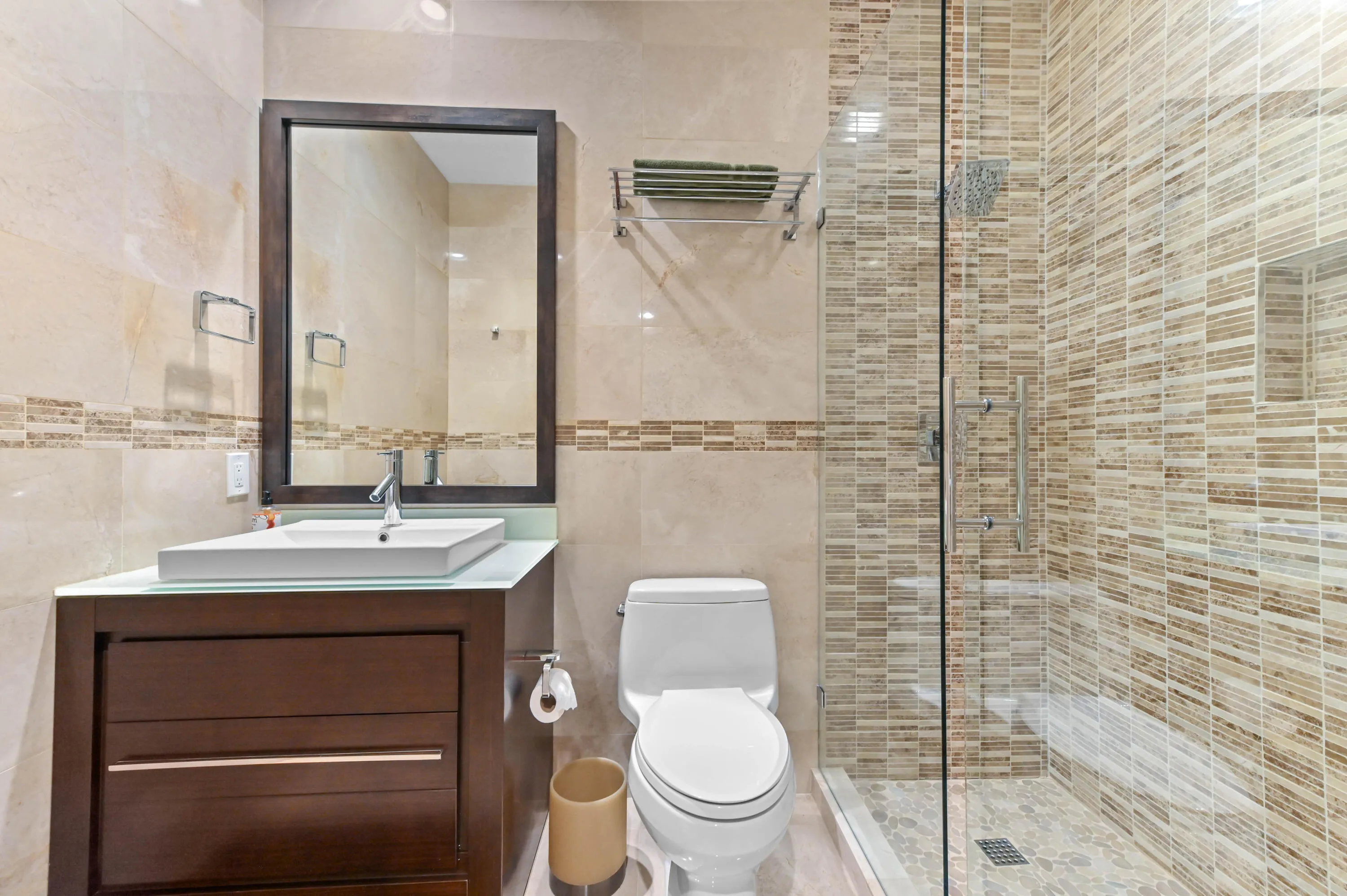 37 Bathroom 01