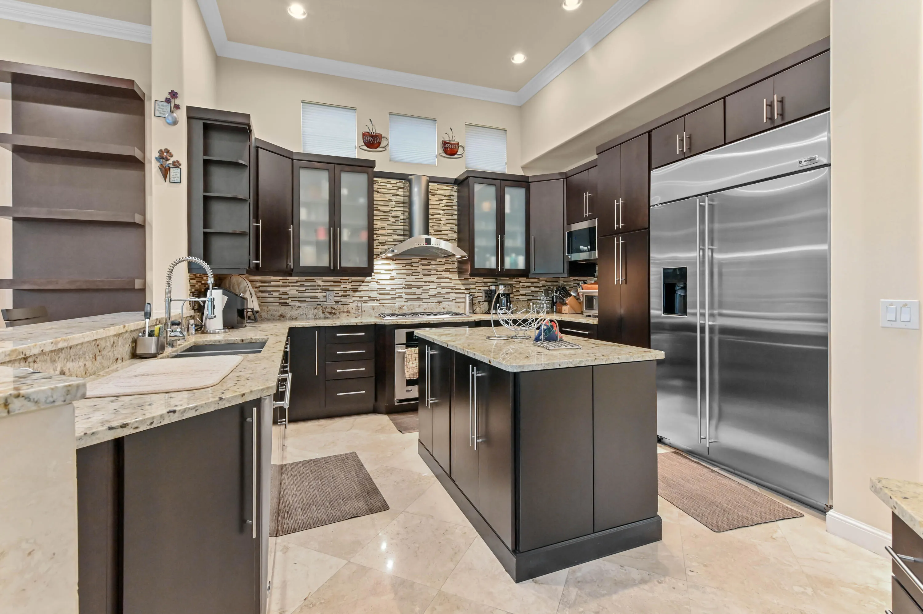 16 Kitchen 02