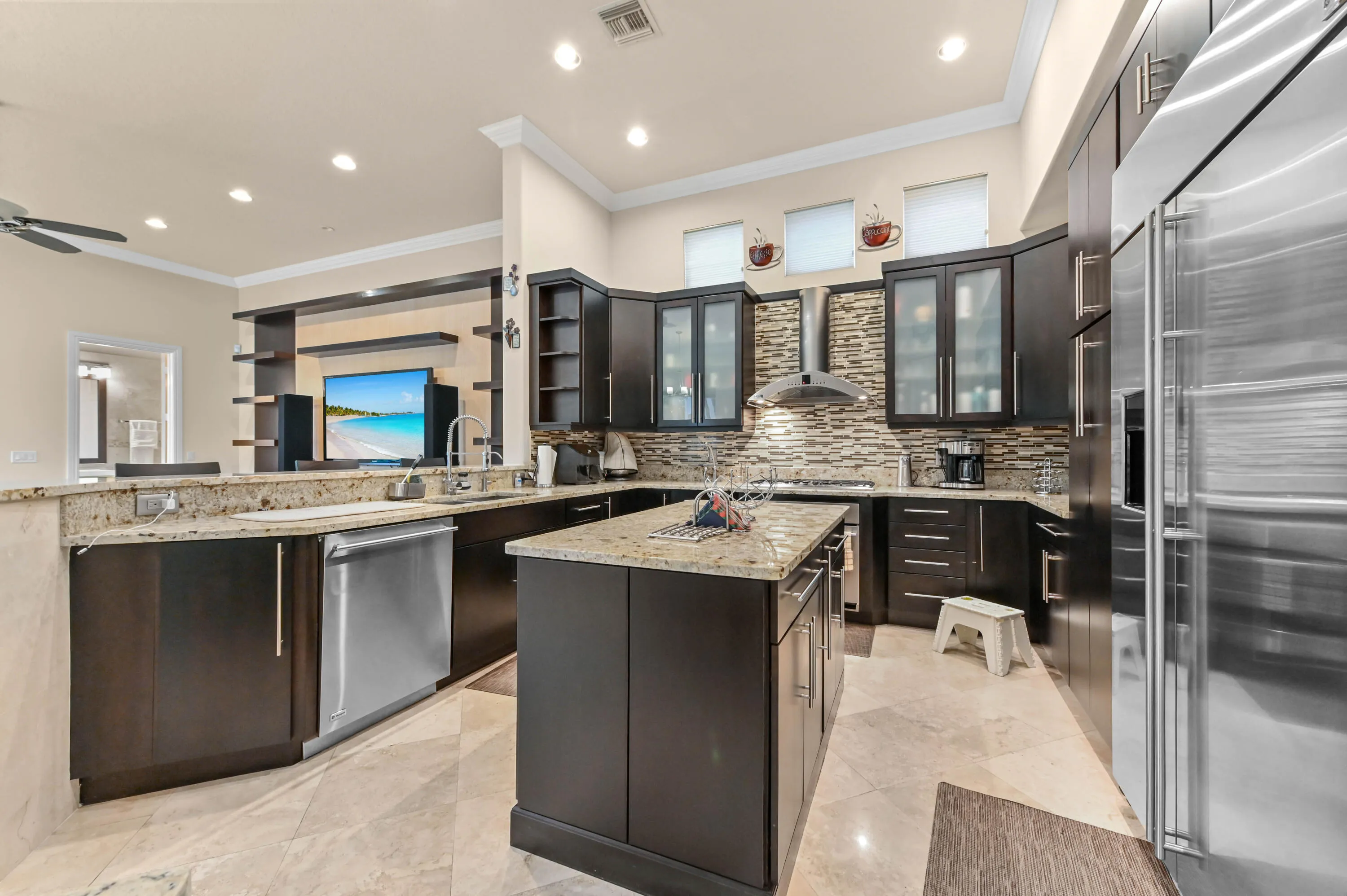 15 Kitchen 01