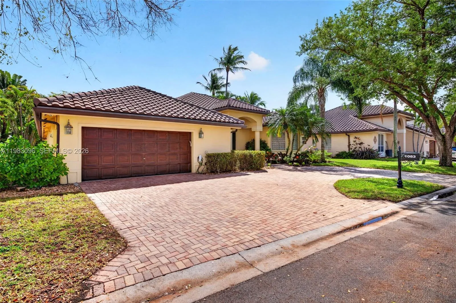 Oversized circular driveway, custom home being sold by original homeowner. EV hookup for electric car. Cul d sac street, paver driveway and landscape lighting Oversized circular driveway, custom home being sold by original homeowner. EV hookup for electric car. Cul d sac street, paver driveway and landscape lighting