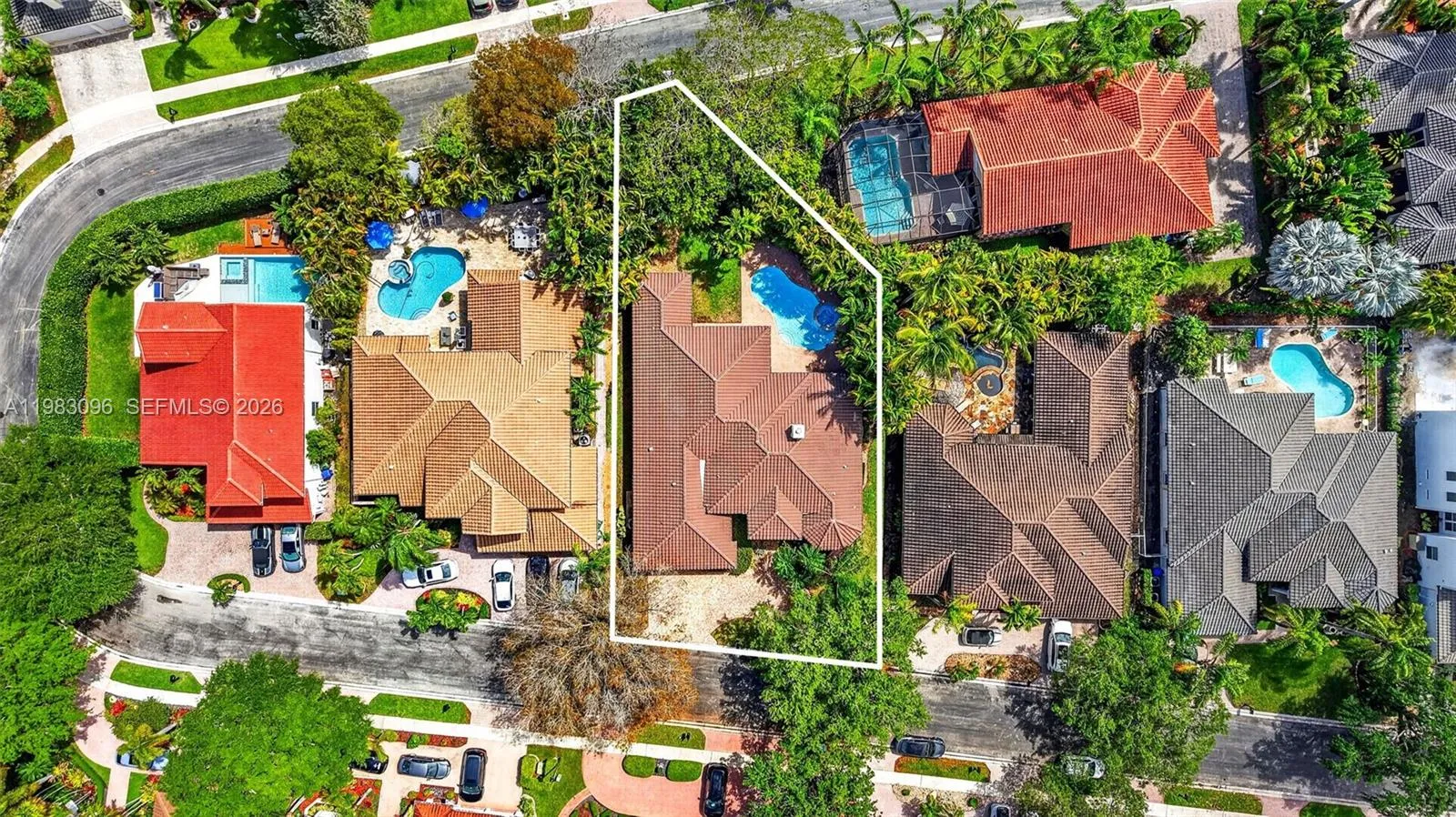 Property is oversized for the neighborhood – flows through to back street for great privacy, no backyard neighbor Property is oversized for the neighborhood - flows through to back street for great privacy, no backyard neighbor