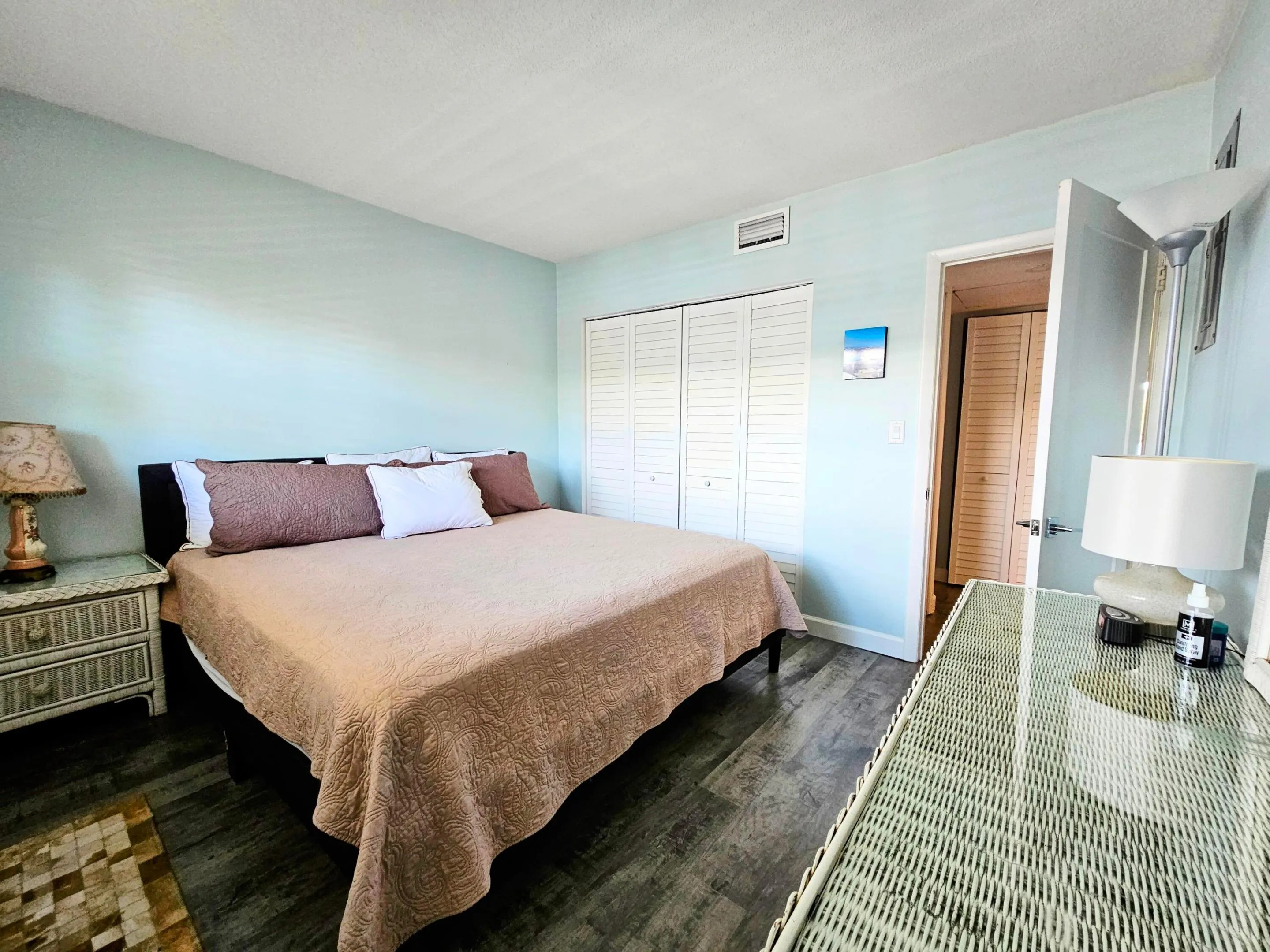 Second bedroom
