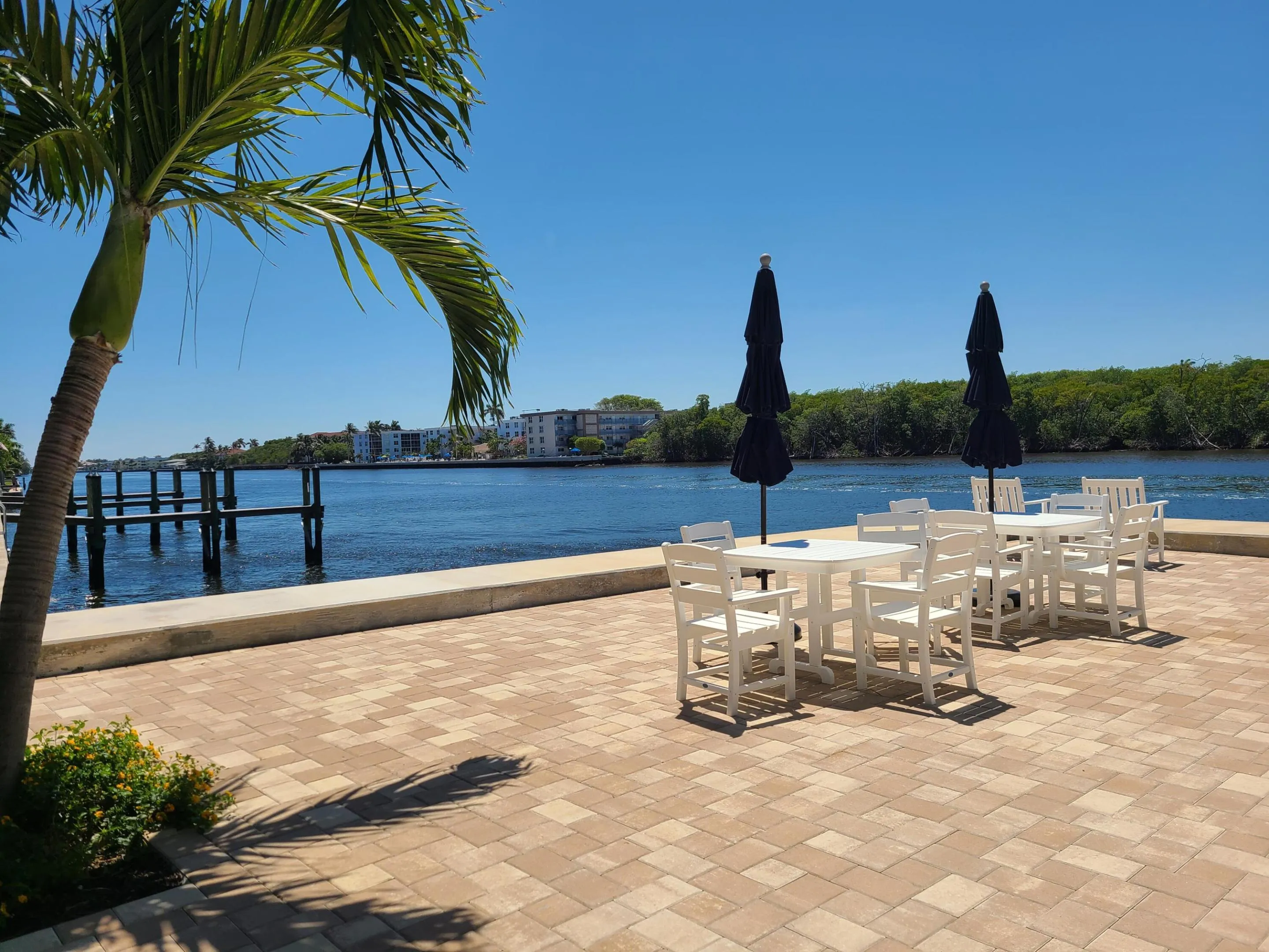 Yacht Club Deck