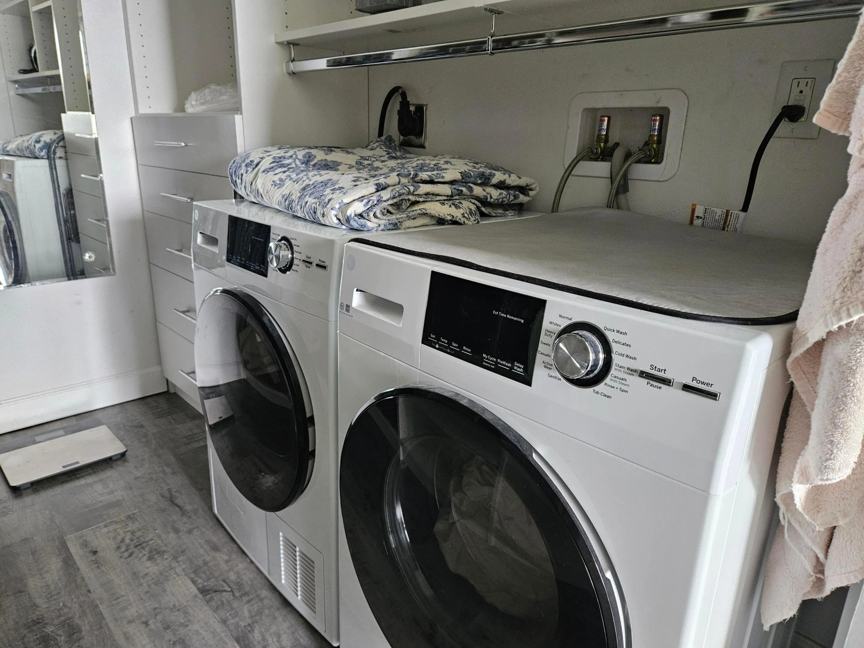 Laundry Machines in unit