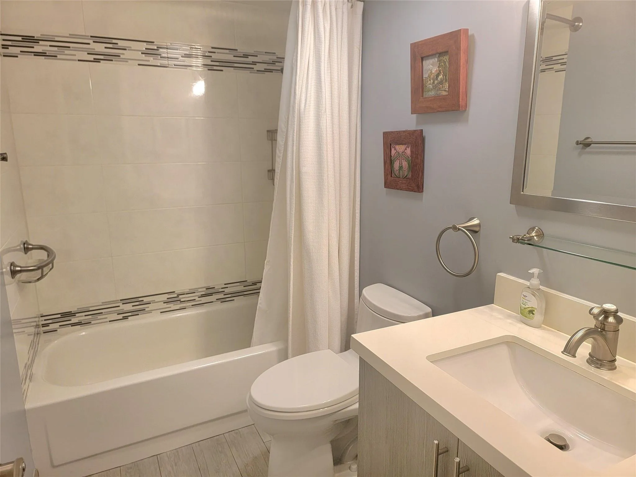 2nd bathroom