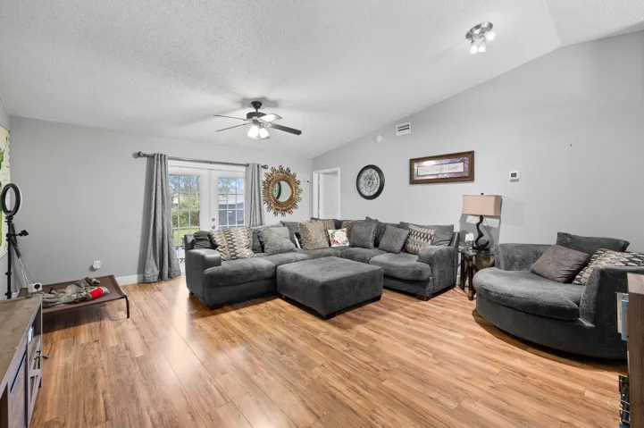11-web-or-mls-661 NW Kildare St - 11