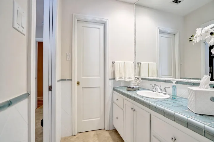 Ensuite Bathroom #3
