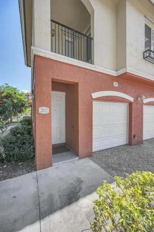 BF3BFD00-D8B8-4D77-8D05-5D1CD8E8A537