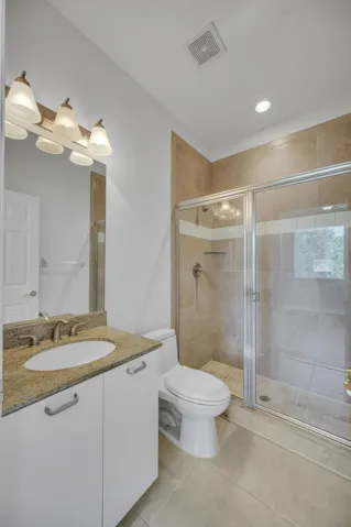 82DFF23F-6F63-4EB1-B8E6-375BA91C96D4