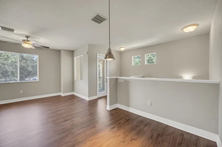 1E0DB073-6C05-4187-910C-EE925D0463C5