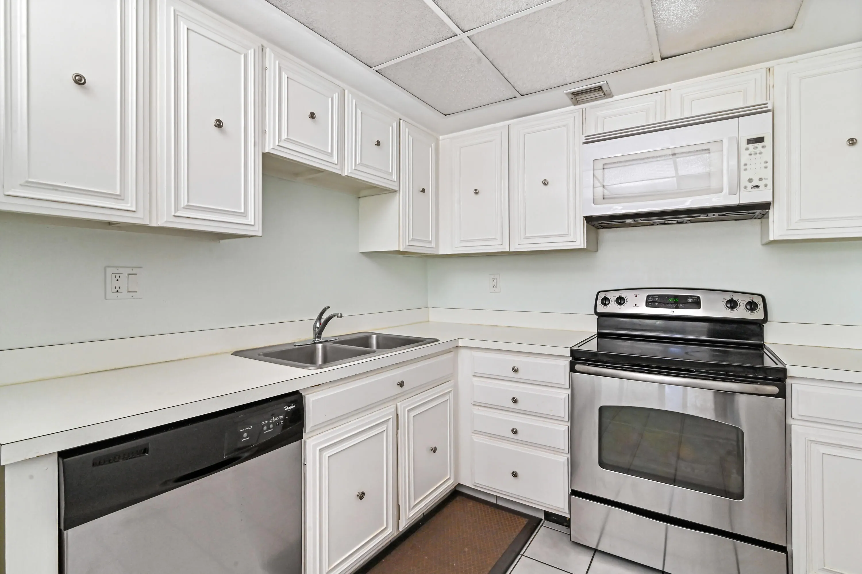 09 Kitchen 03