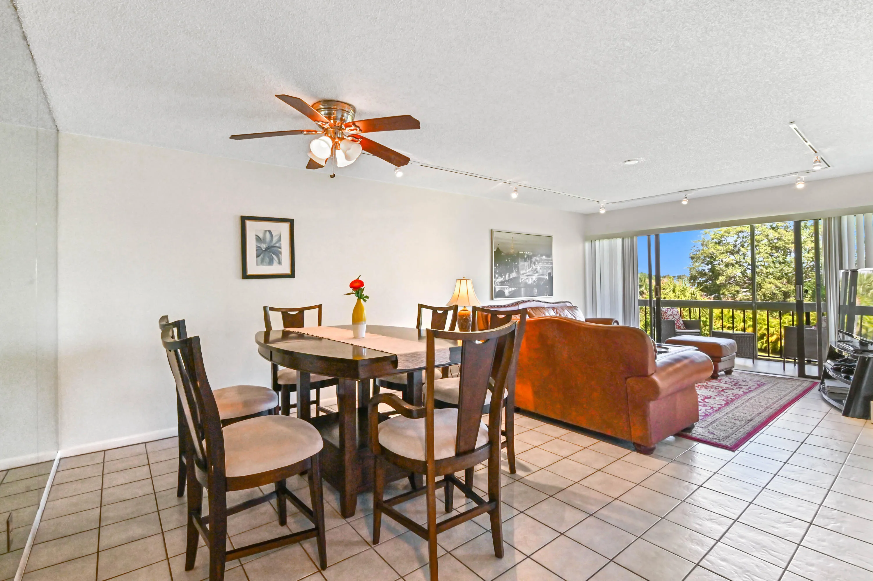 05 dining area 01