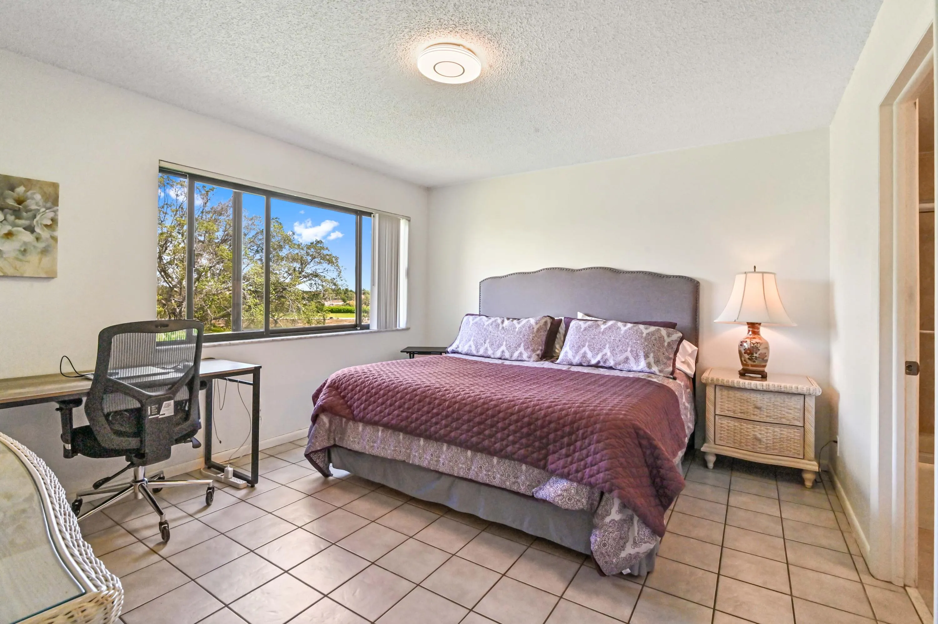 10Bedroom 01