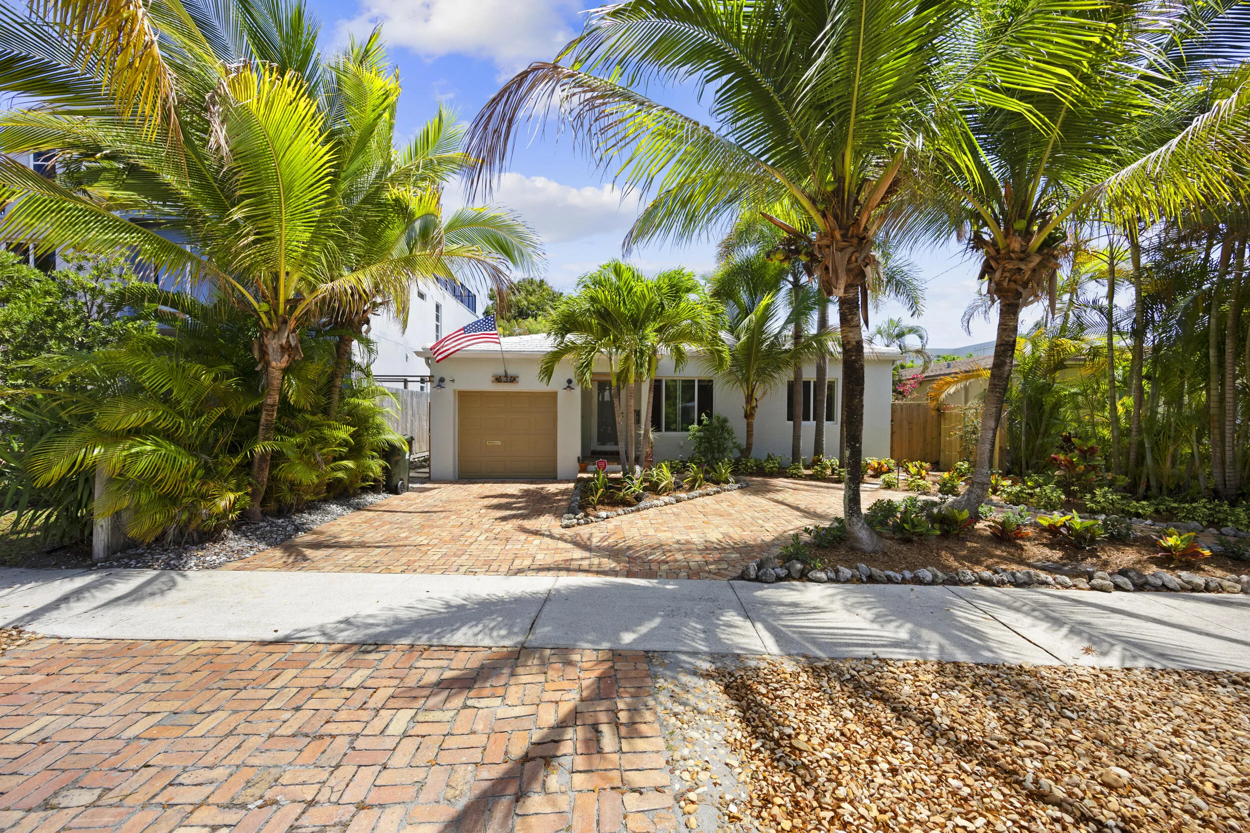 634 NE 17th Way, Fort Lauderdale, FL