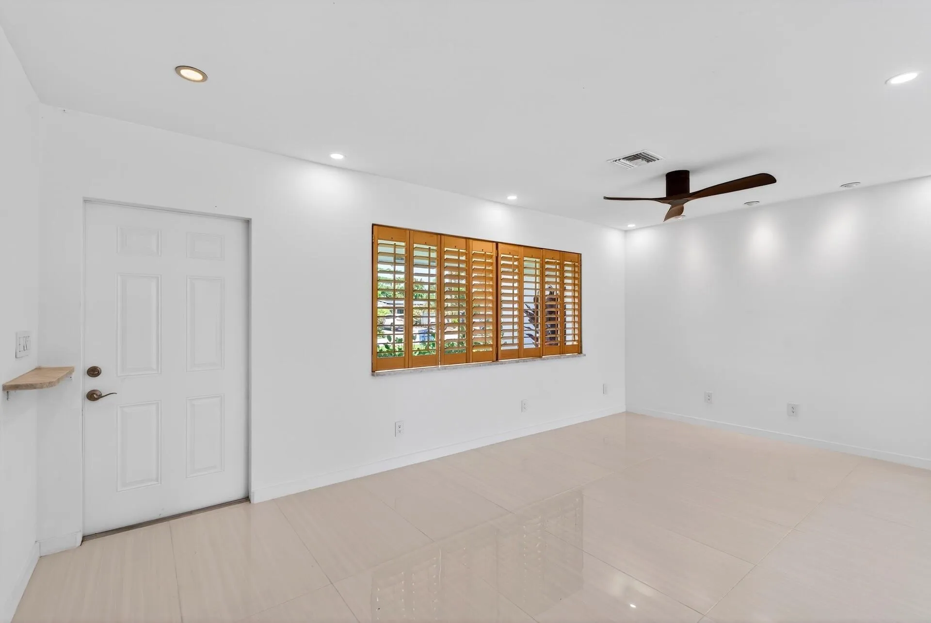 LIVING AREA-2