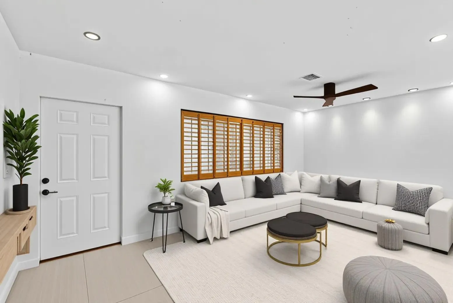 Living area (virtually staged)