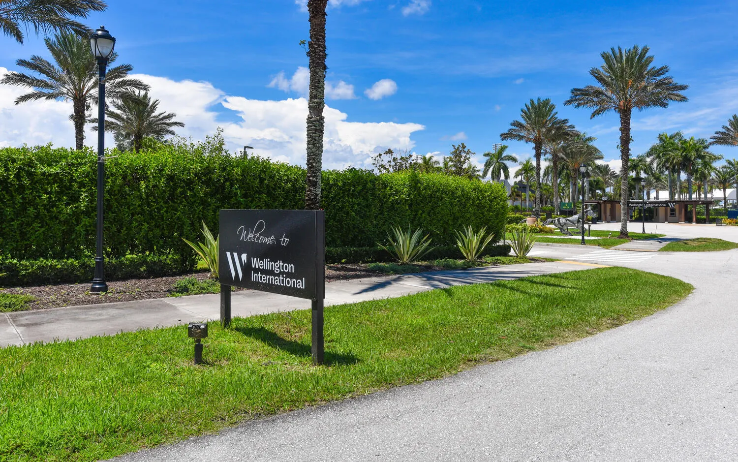 14284 Stroller Way Wellington-large-045-