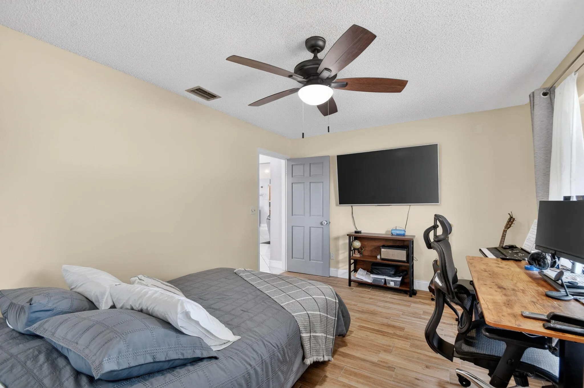 Property photo 31
