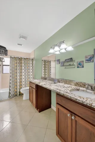 BATH TWO W/COMBO TUB/SHOWER