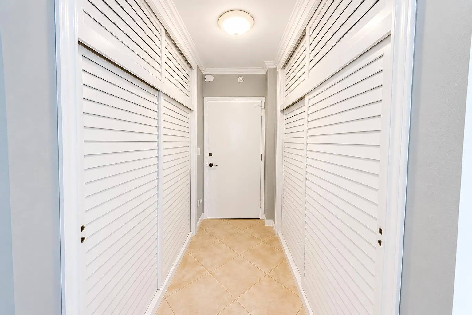 512a foyer