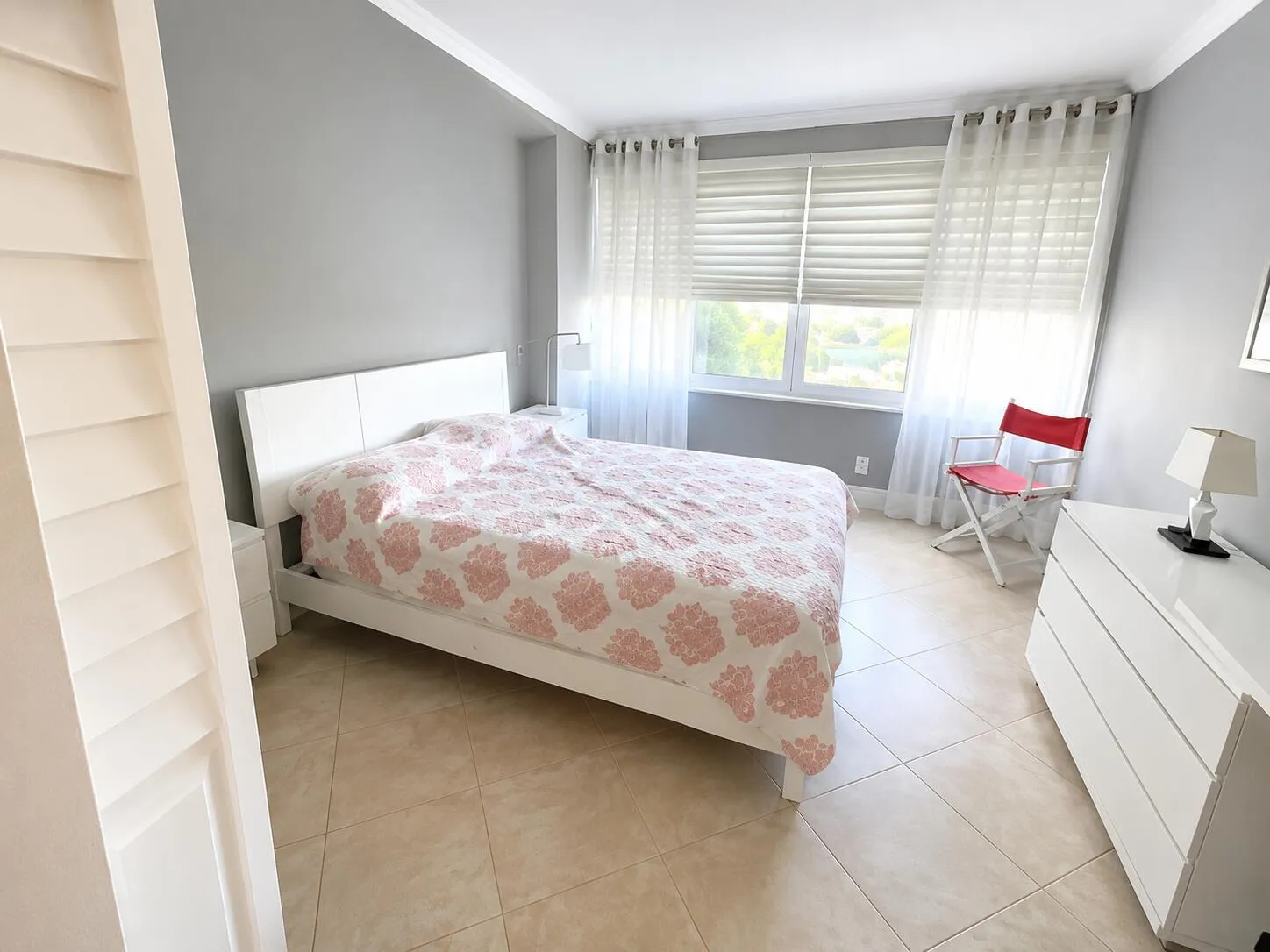 512a- bedroom