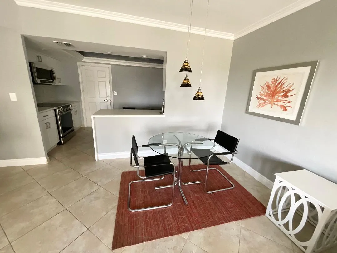 512A dining