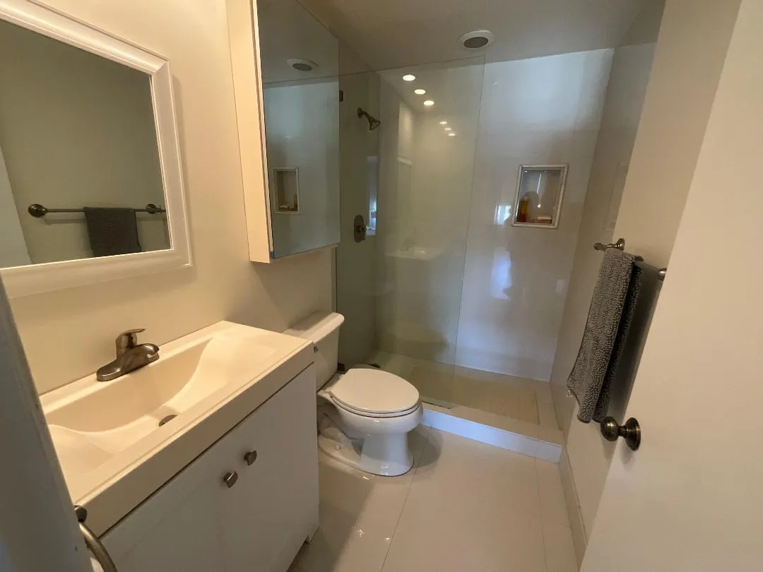 512A Bathroom