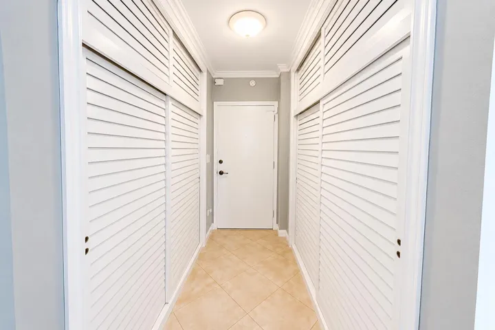 512a foyer