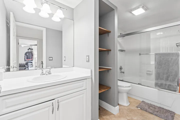 23_bathroom 2