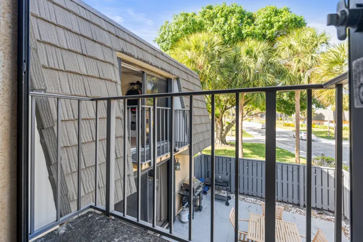 29_private balcony