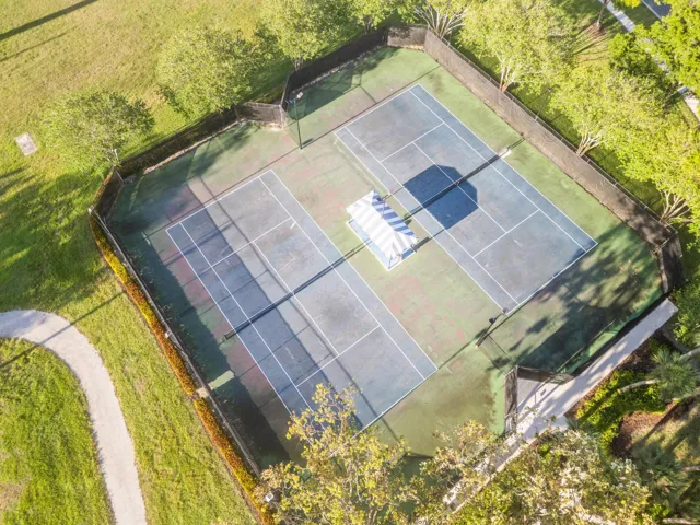 42_tennis court