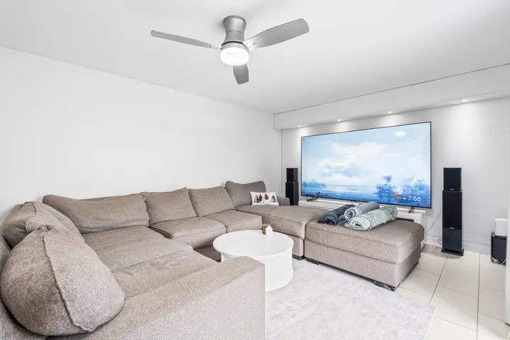 5_living room