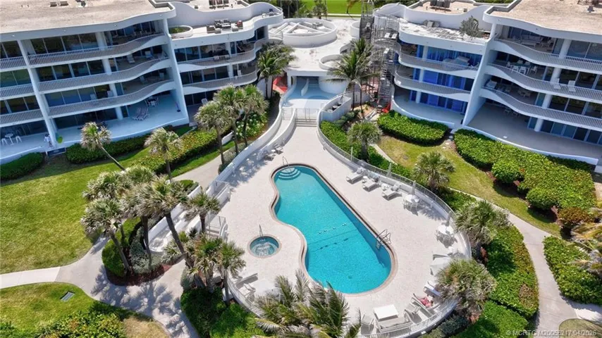2001 condo has its own pool and hot tub, in addition to the Club aquatics complex