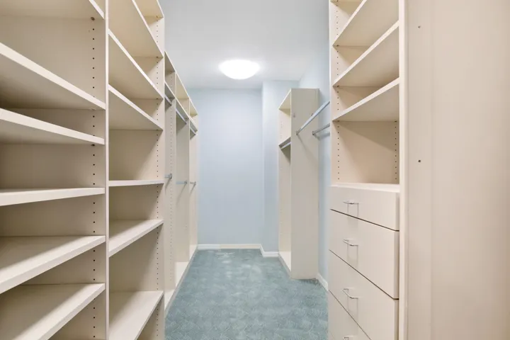 Main bedroom walk-in closet