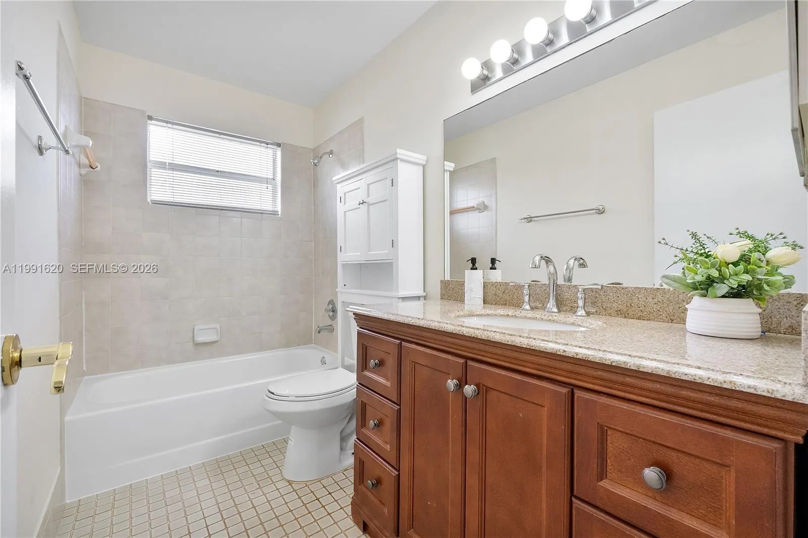 2nd bathroom