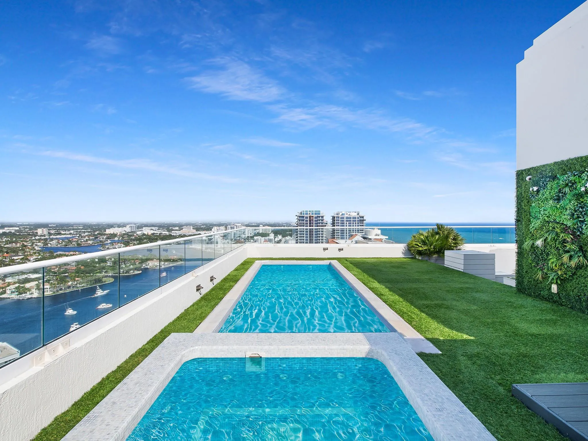 Pool & Spa