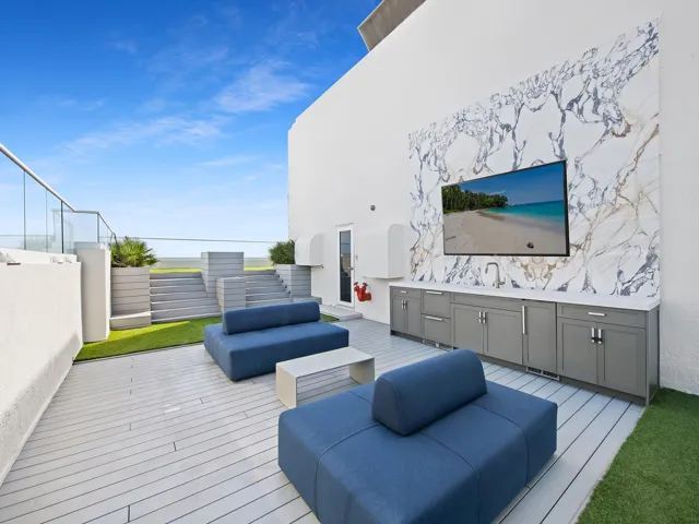Private Lounge Area
