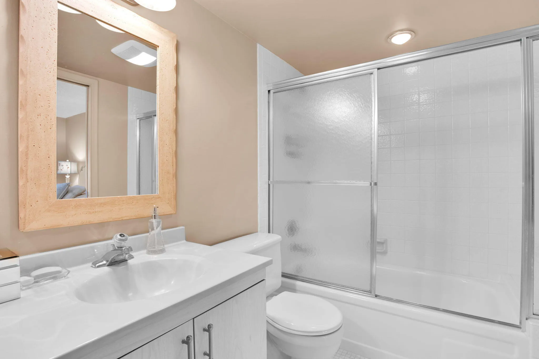 MAIN BATHROOM