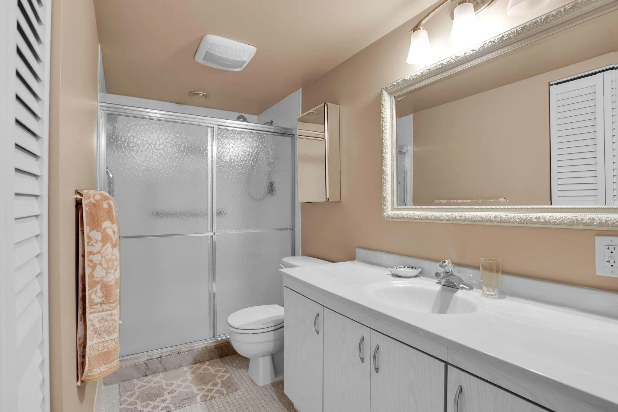GUEST BATHROOM SHOWER