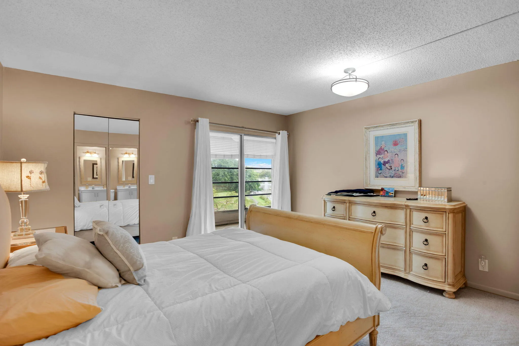 MAIN BEDROOM